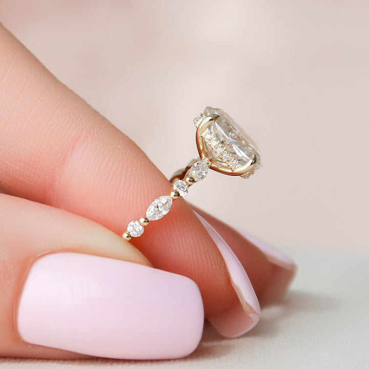 2.0CT-4.0CT Oval Cut Moissanite Hidden Halo Diamond Engagement Ring