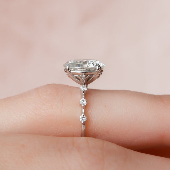 4.0CT Round Brilliant Cut Solitaire Moissanite Diamond Engagement Ring