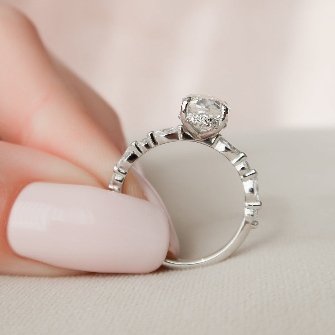 2.0CT-4.0CT Oval Cut Moissanite Hidden Halo Diamond Engagement Ring