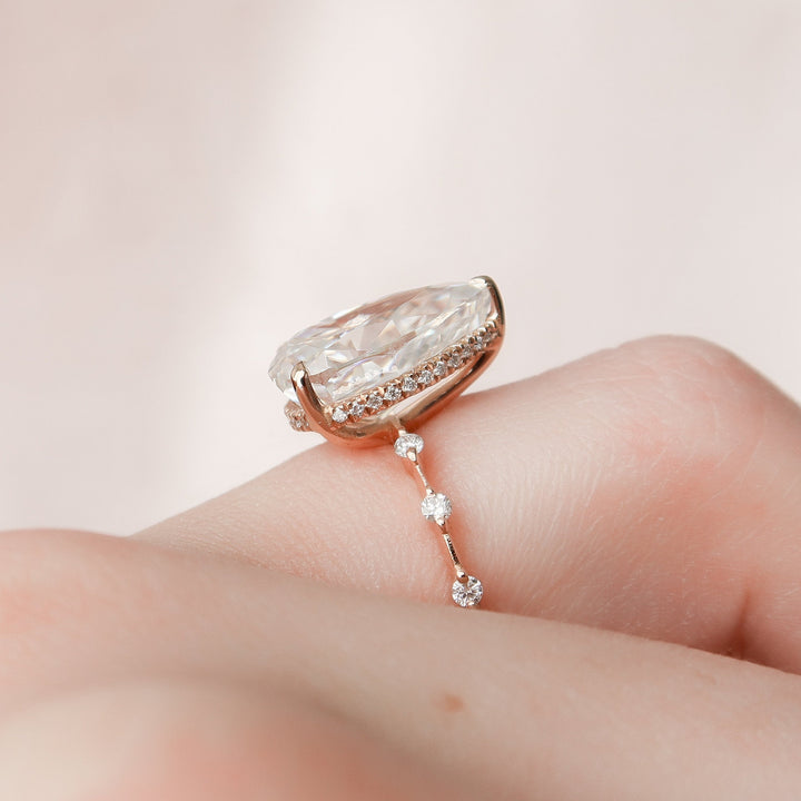 4.0CT Pear Cut Moissanite Diamond Hidden Halo Engagement Ring