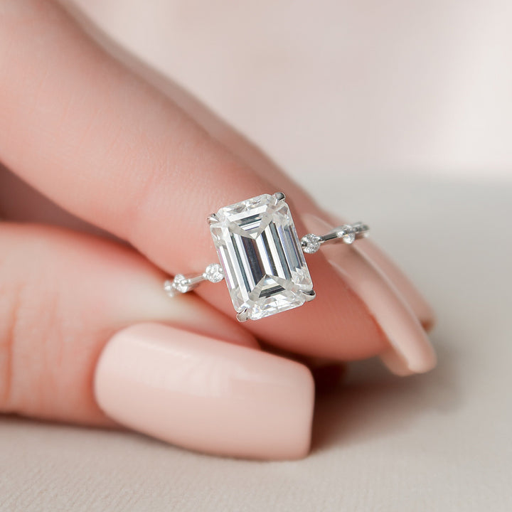 3.0CT-5.0CT Emerald Cut Moissanite Diamond Solitaire Engagement Ring